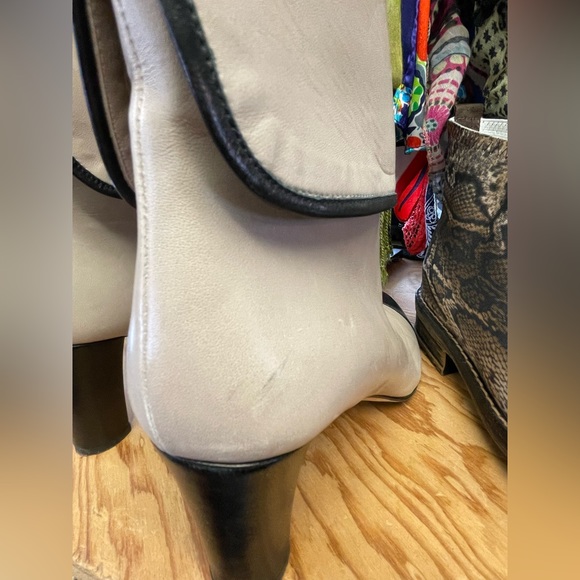 🖤Great USED Condition 39(9.5) Taryn Rose Chanel like booties🔥 - Picture 5 of 16